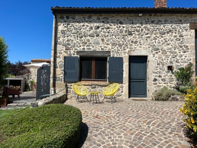 Domaine Des Pierres D Auvergne Flat Exterior foto